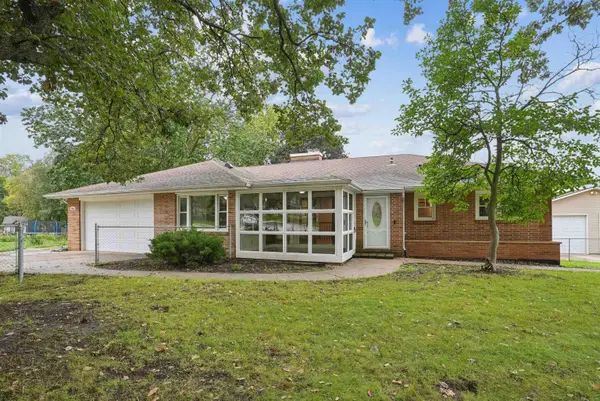 1921 Brookside Drive, Cedar Falls, IA 50613