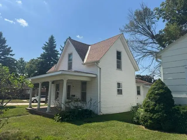 415 SE 3rd Avenue, Independence, IA 50644 - #2