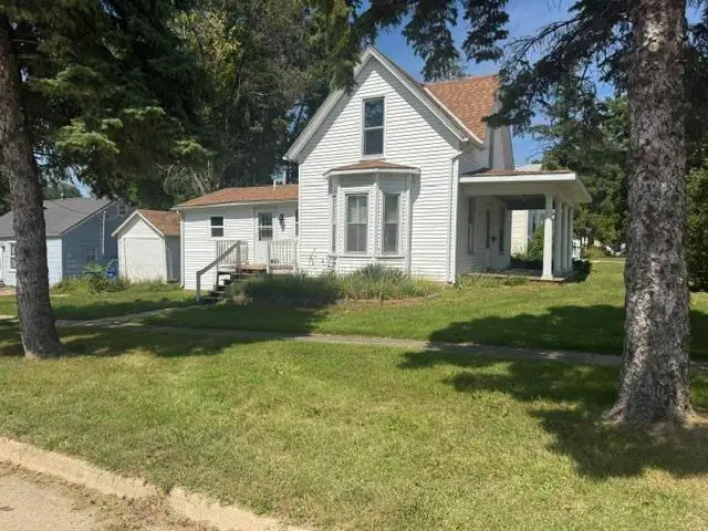 415 SE 3rd Avenue, Independence, IA 50644 - #3