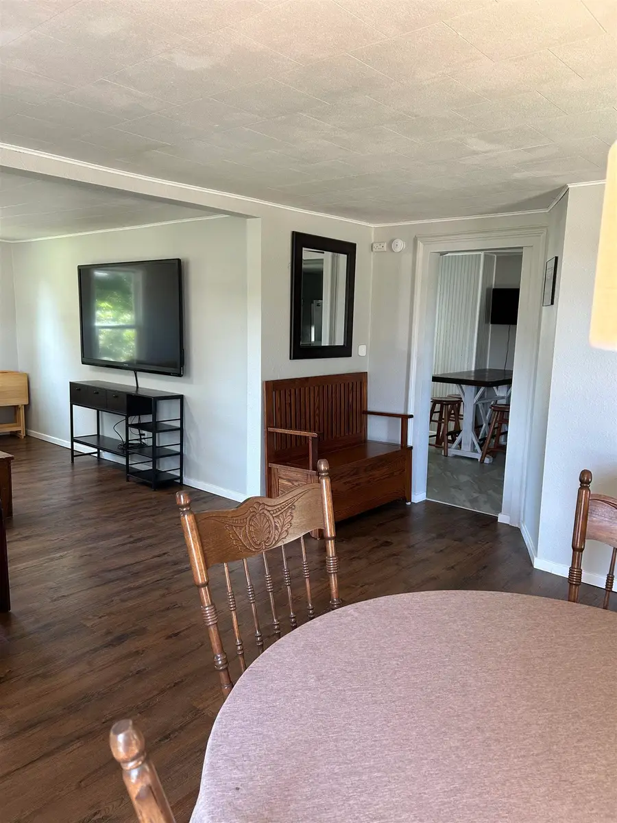130 E 5th Avenue, Cresco, IA 52136 - #3
