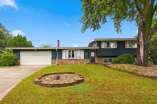 1956 Tilbury Road, Waterloo, IA 50701
