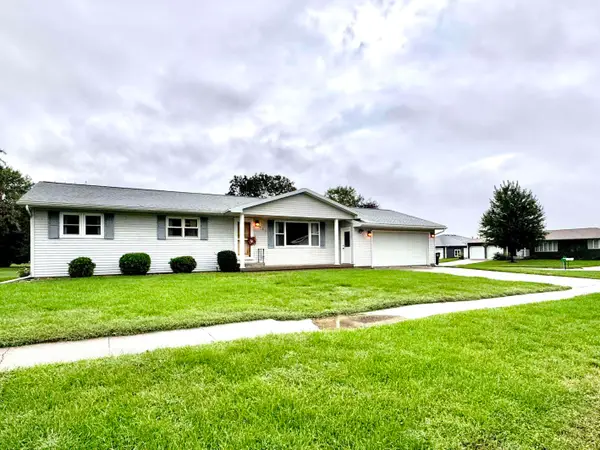 121 Palmer Dr, LaPorte City, IA 50651
