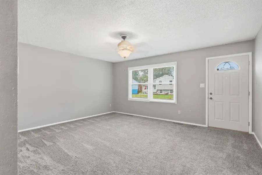854 Cloverdale Avenue, Waterloo, IA 50703 - #3