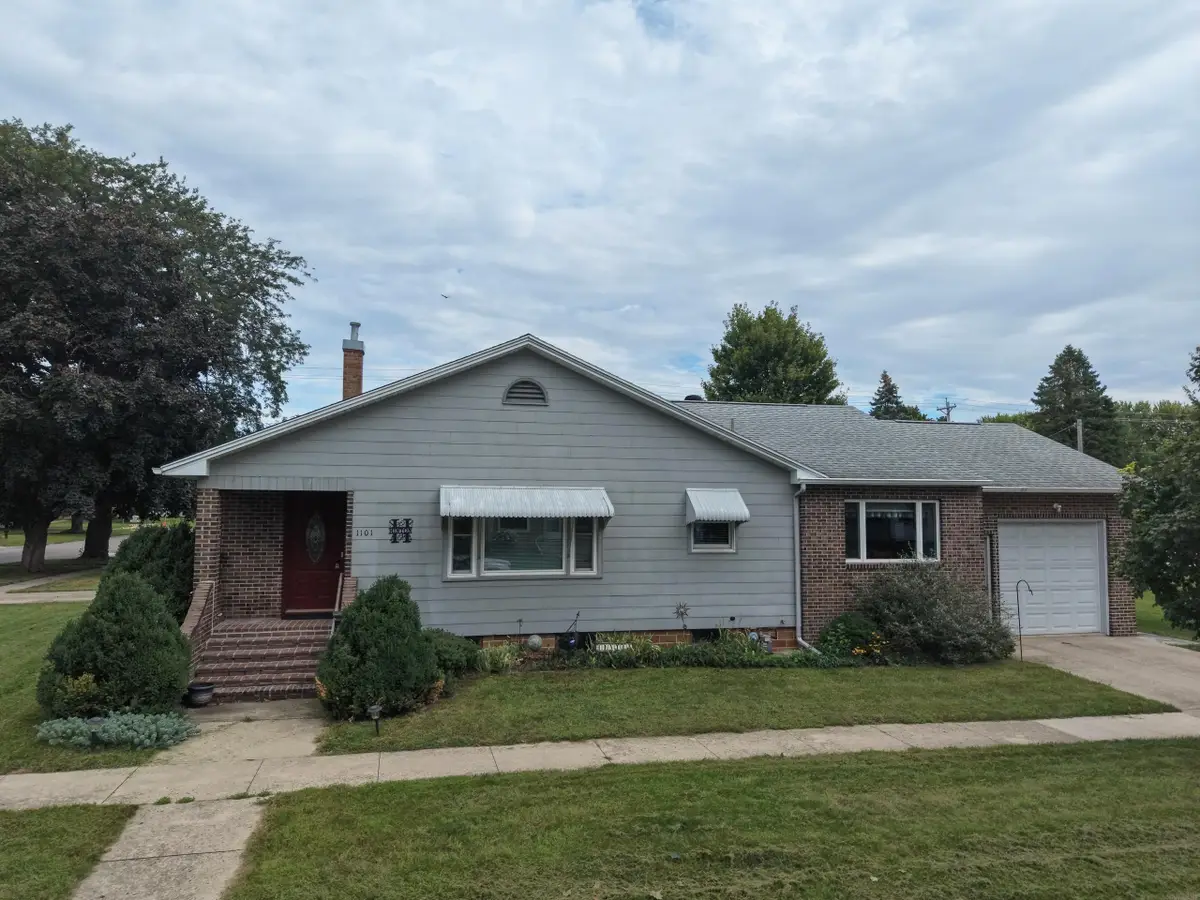 1101 1st Avenue, Ackley, IA 50601 - #1