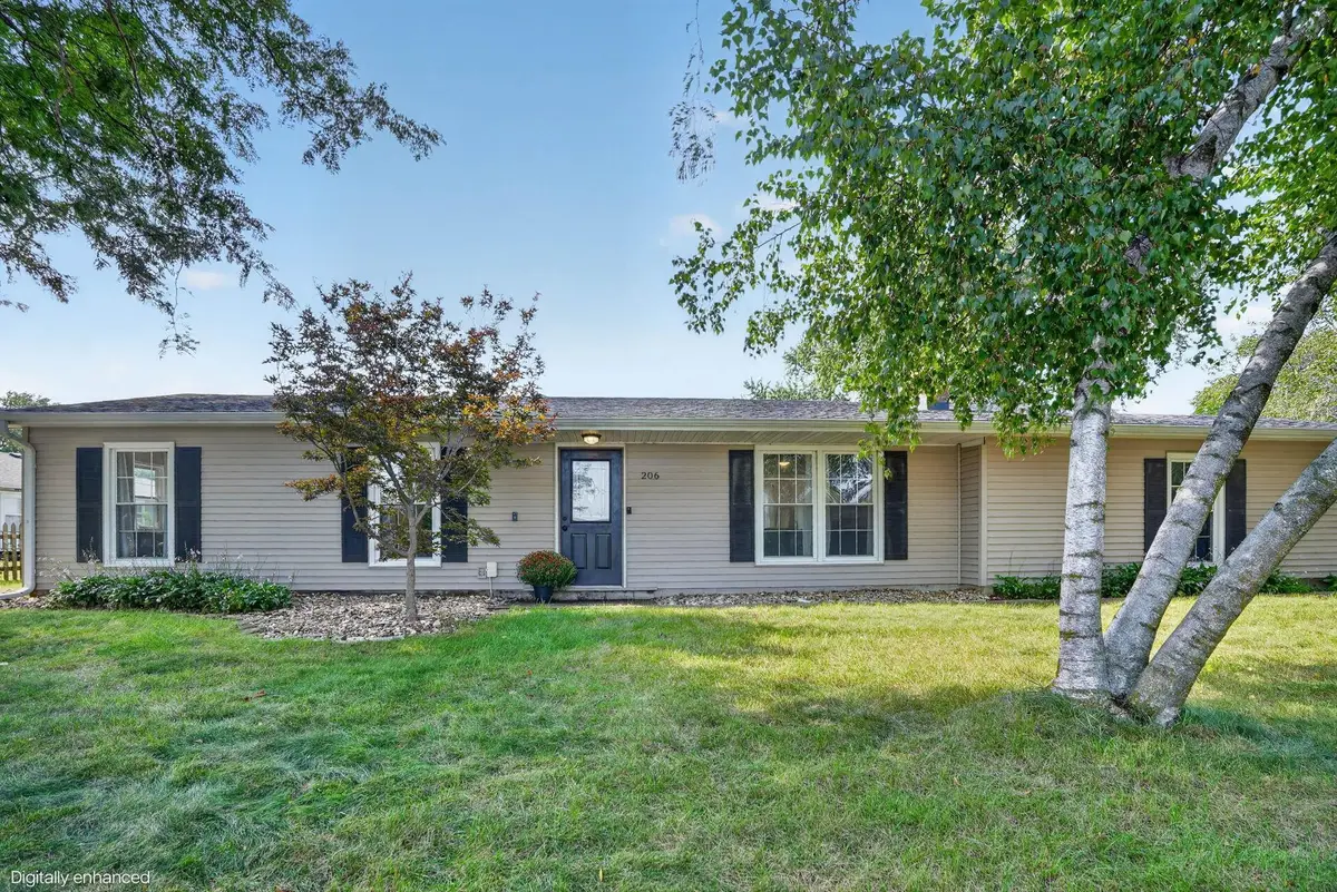 206 Hillcrest Road, Waterloo, IA 50701 - #1
