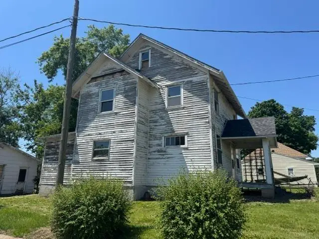 605 E Washington Street, Sigourney, IA 52591 - #3
