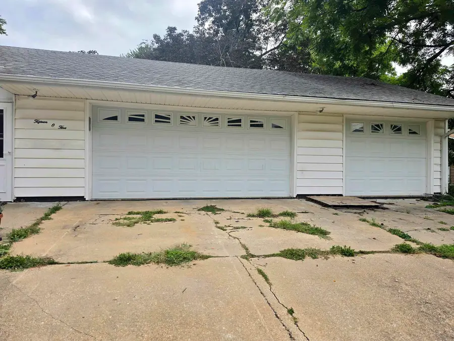 1505 W 3rd Street, Cedar Falls, IA 50613 - #2