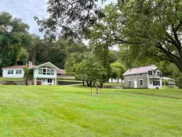 2166 Pole Line Road, Decorah, IA 52101