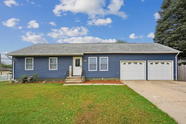 908 SW 3rd Avenue, Oelwein, IA 50662