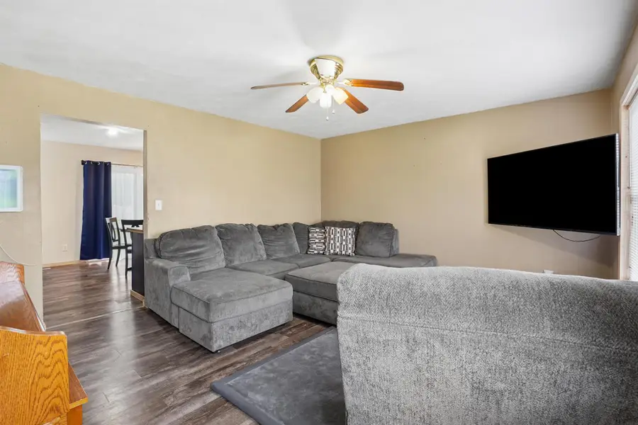 908 SW 3rd Avenue, Oelwein, IA 50662 - #3