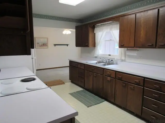 108 College St Ne, Hopkinton, IA 52237 - #3