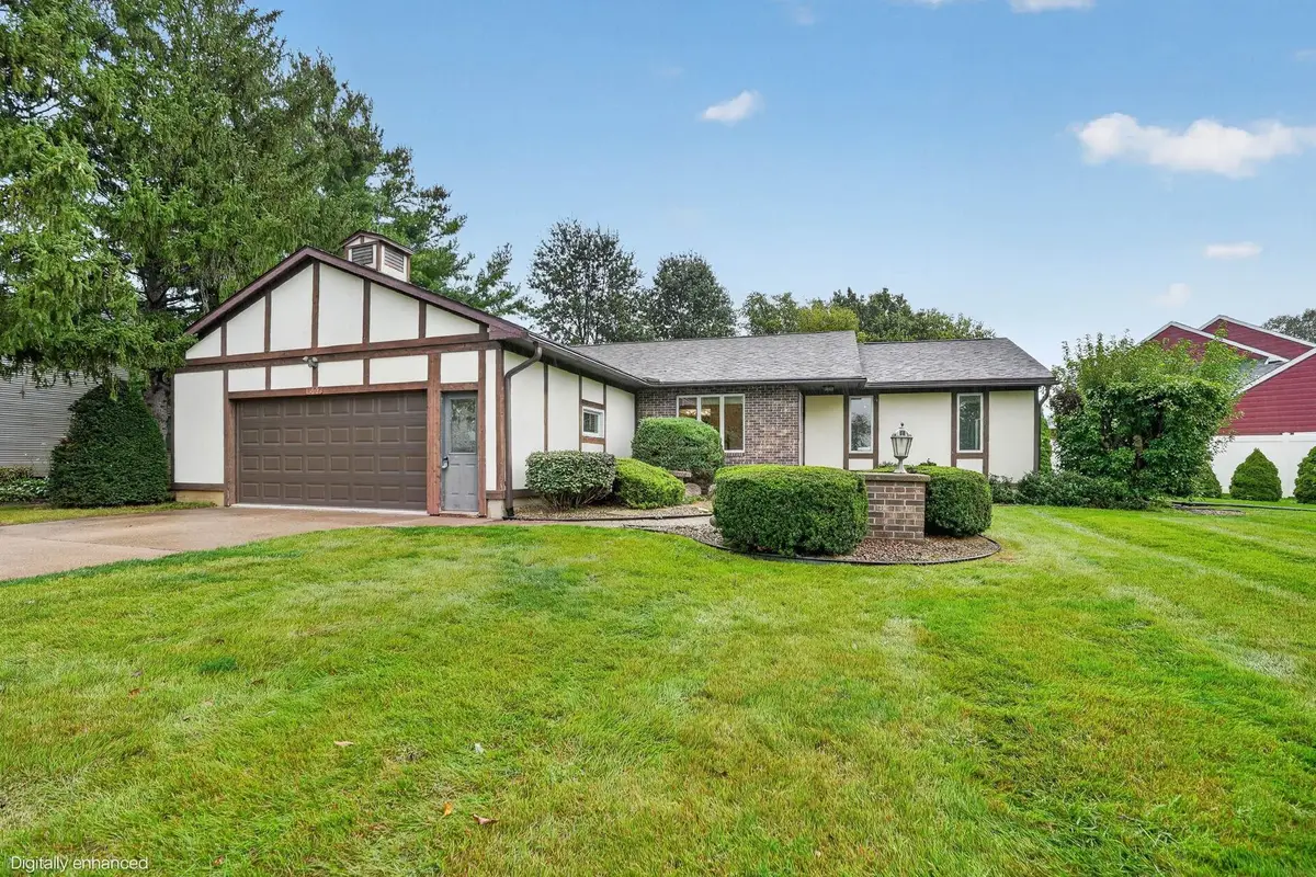 1502 Knoll Ridge Drive, Waverly, IA 50677 - #1