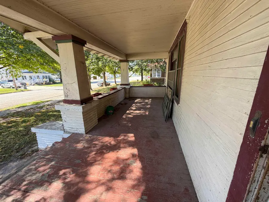 605 E 4th Street, Wellsburg, IA 50680 - #3