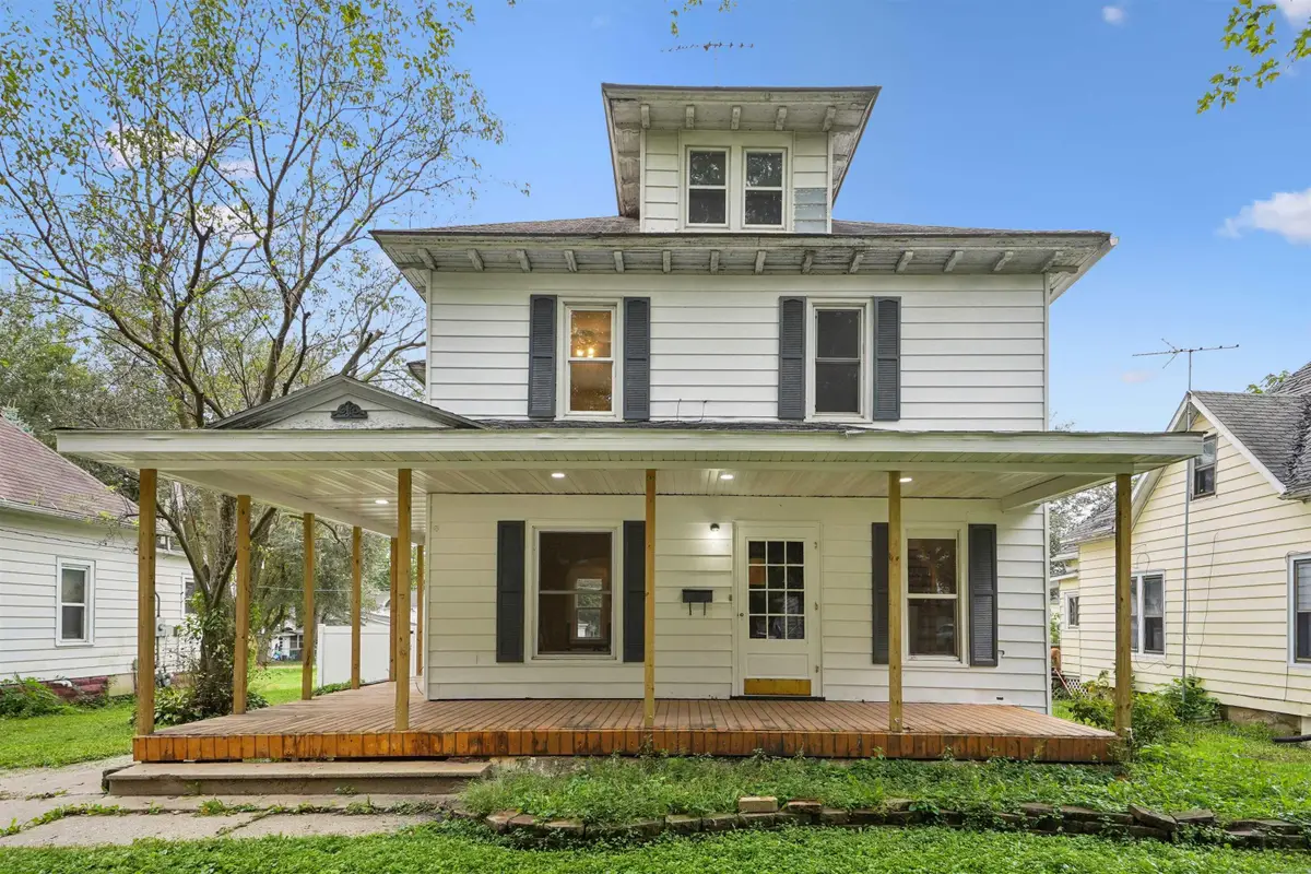 110 5th Ave Se, Oelwein, IA 50662 - #1