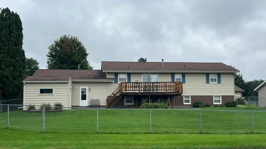 315 S 5th Avenue, New Hampton, IA 50659 - #3