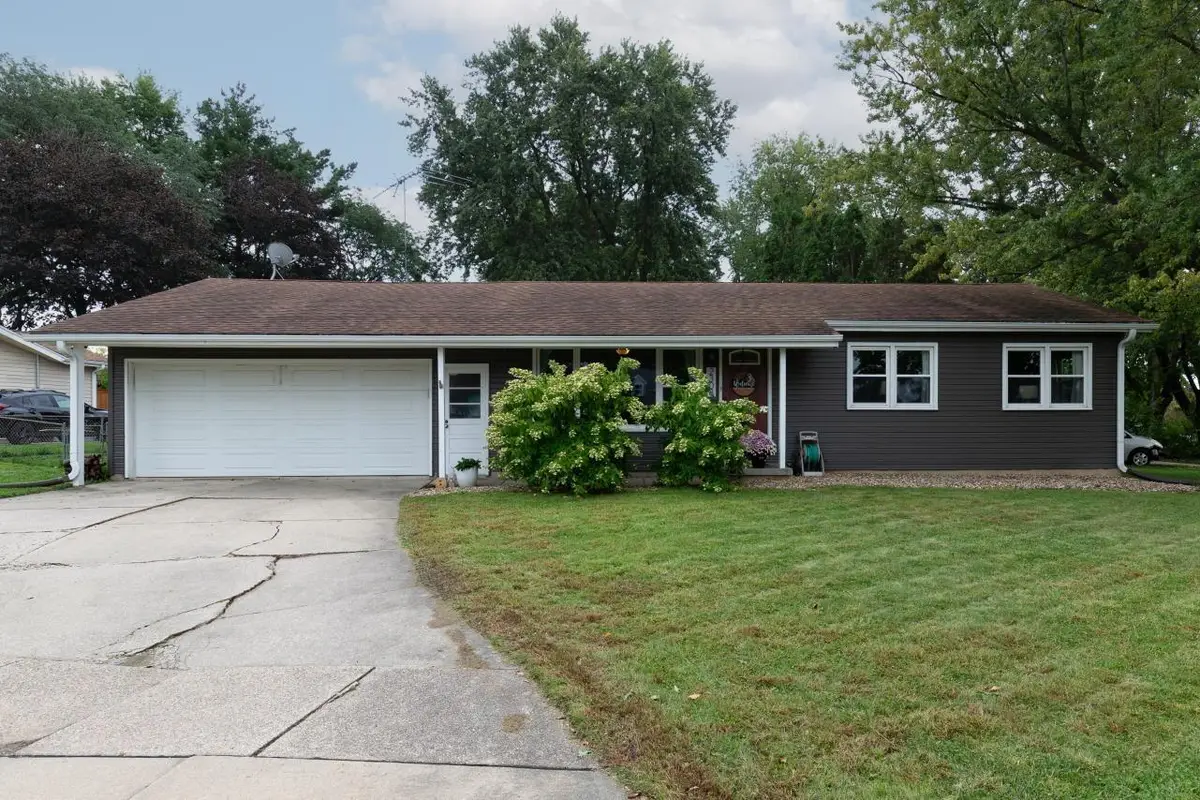 2308 Royal Drive, Cedar Falls, IA 50613 - #1
