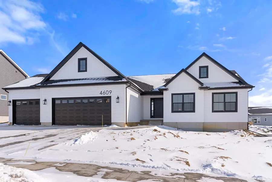 1427 Sandstone Lane, Cedar Falls, IA 50613 - #2
