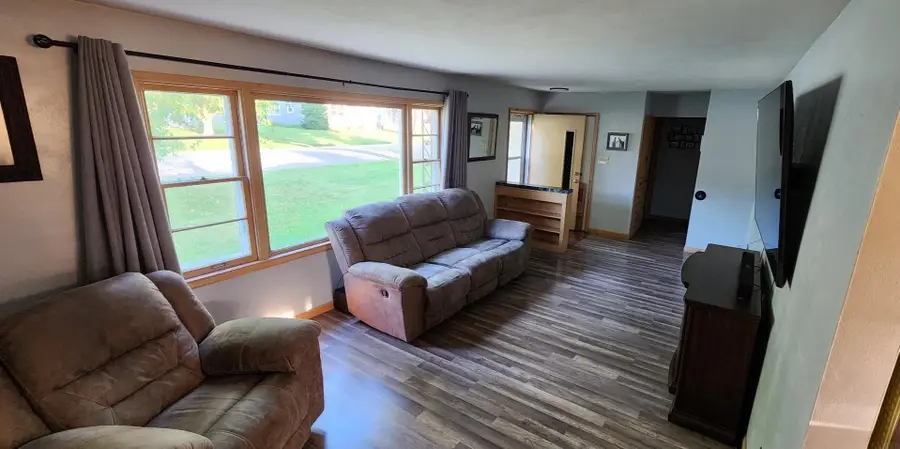 8 SE 12th Avenue, Oelwein, IA 50662 - #2