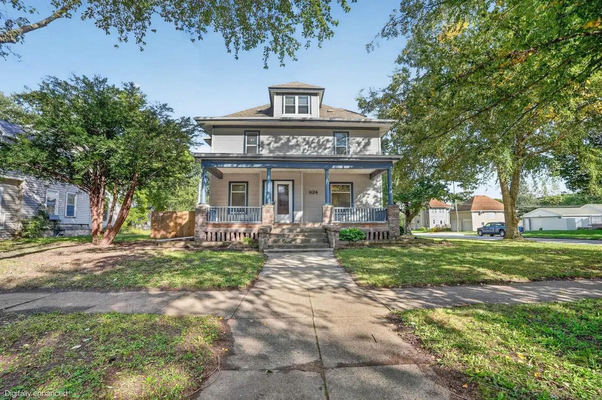 824 Franklin Street, Cedar Falls, IA 50613 - #1