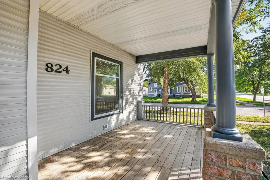 824 Franklin Street, Cedar Falls, IA 50613 - #2