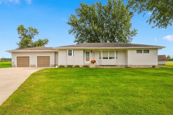 201 Rainbow Drive, Fairbank, IA 50629