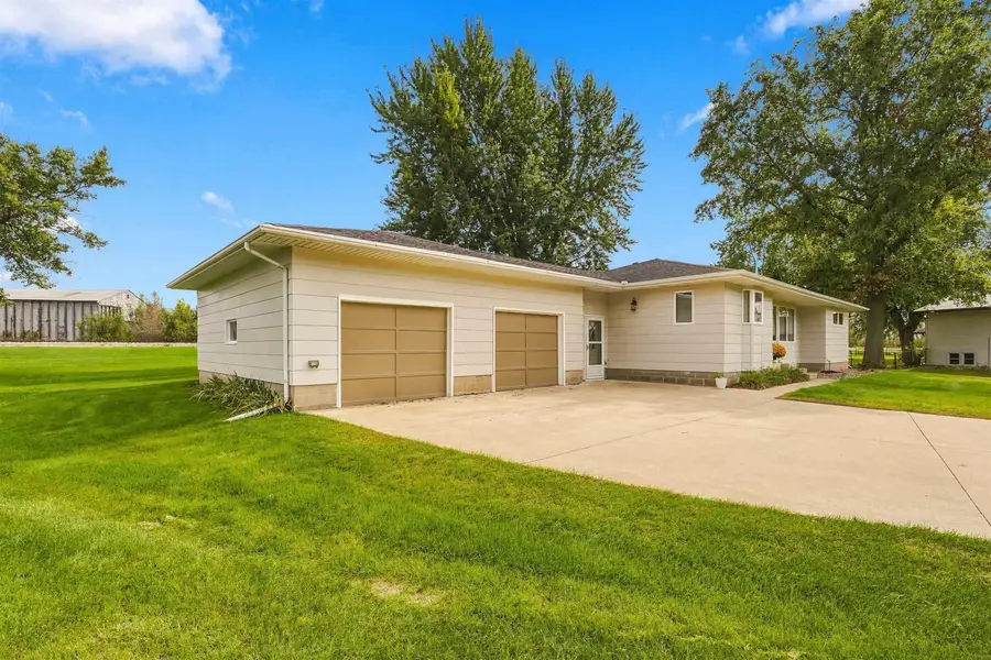 201 Rainbow Drive, Fairbank, IA 50629 - #2