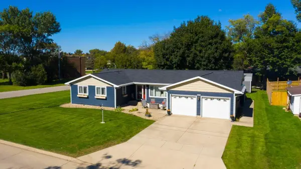 200 10th Avenue North, Clear Lake, IA 50428