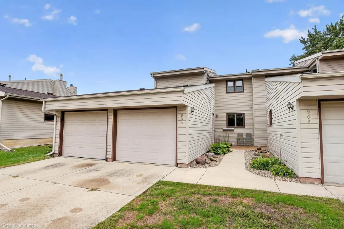 904 Prairie Meadow Court, Waterloo, IA 50701 - #1