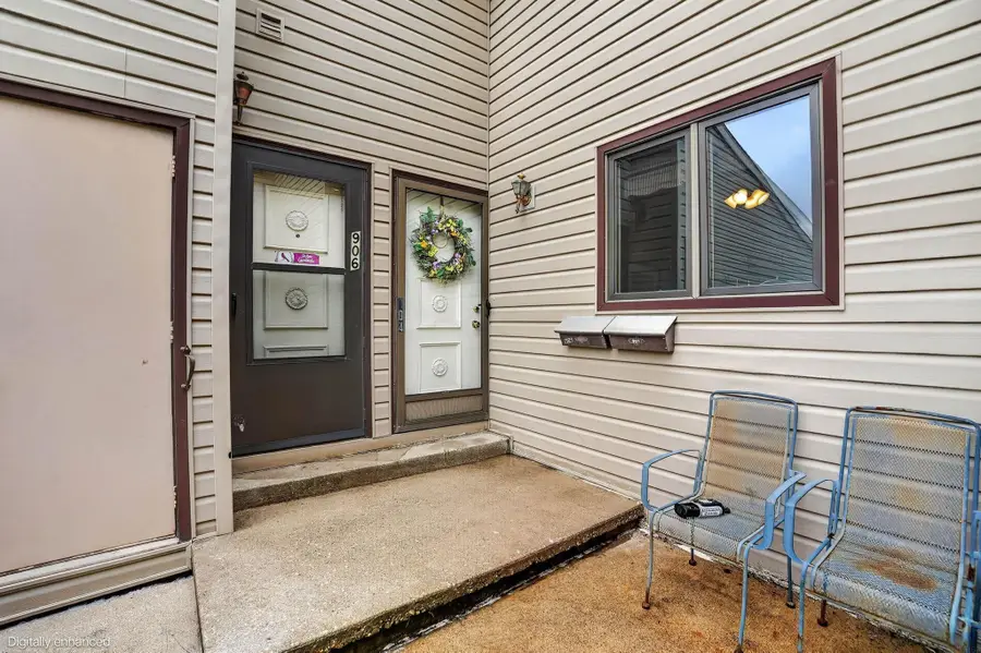 904 Prairie Meadow Court, Waterloo, IA 50701 - #2