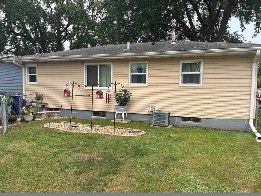 1835 Plymouth Avenue, Waterloo, IA 50702 - #2