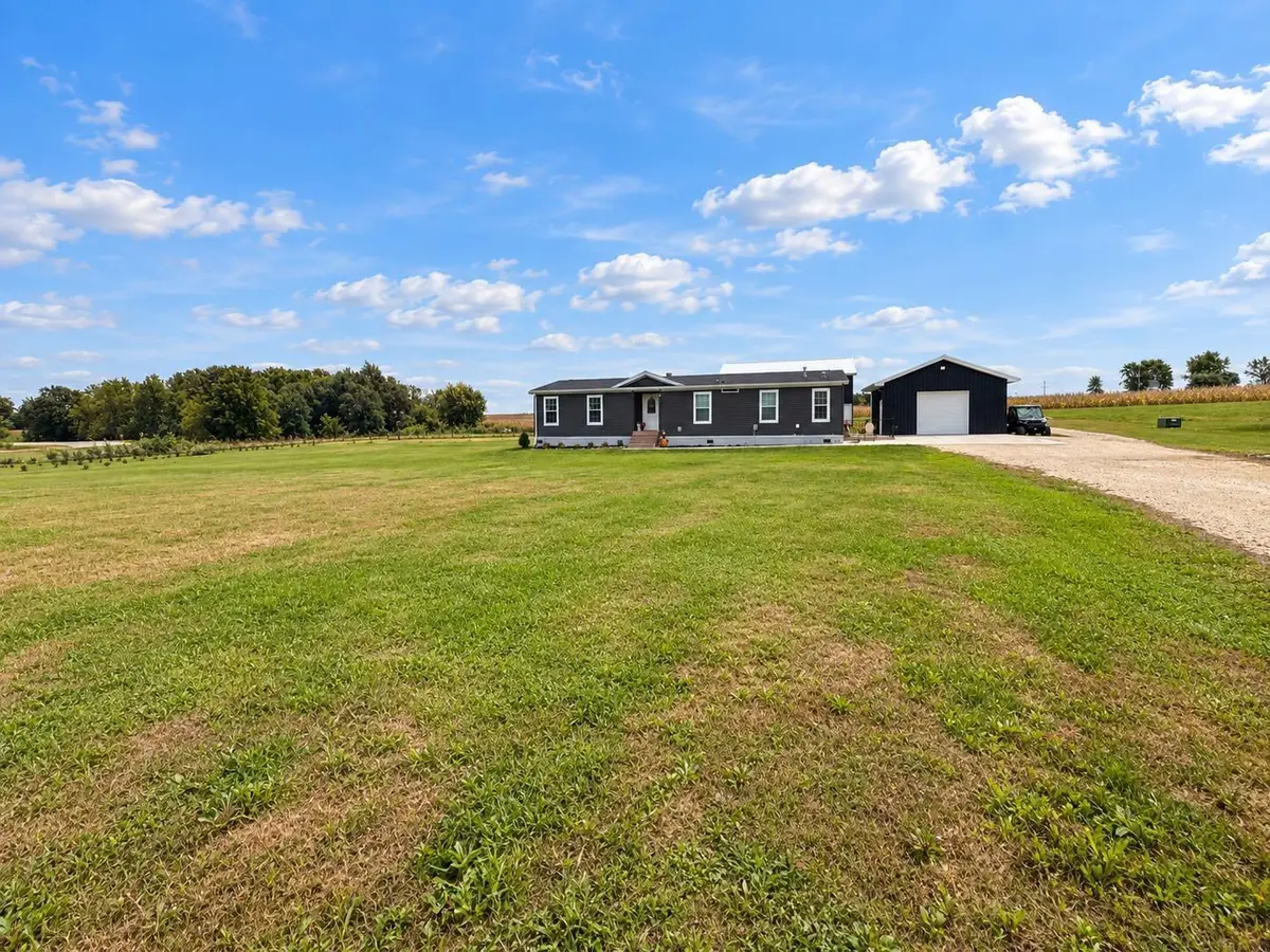 4084 W Ave, Oelwein, IA 50662 - #1