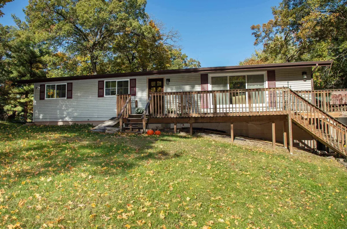 1401 SE 18th Avenue, Waverly, IA 50677 - #1
