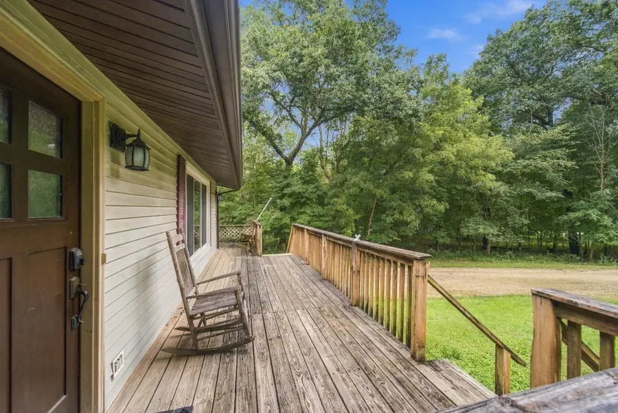 1401 SE 18th Avenue, Waverly, IA 50677 - #2