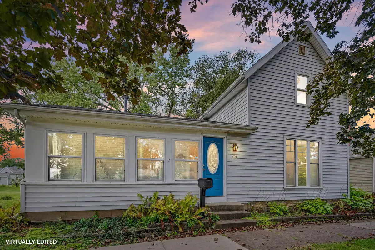 309 Iowa Street, Cedar Falls, IA 50613 - #1