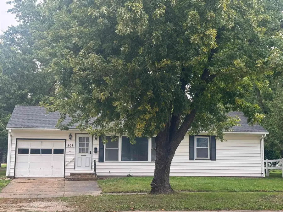 907 5th St., Charles City, IA 50616 - #2