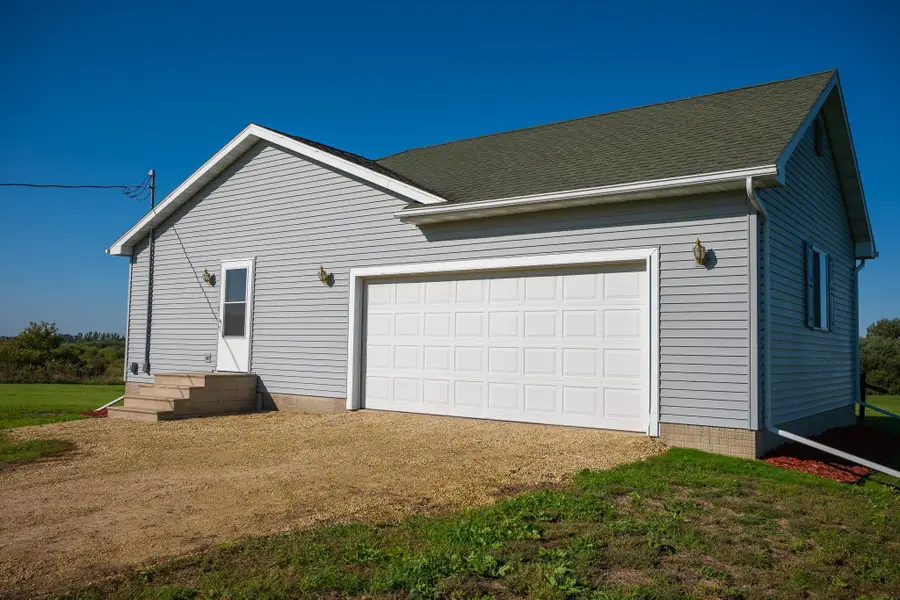 2205 Amherst Place, Charles City, IA 50616 - #3