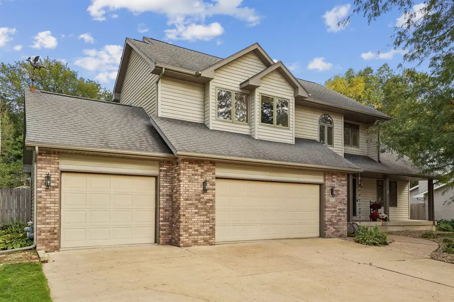 1003 Lakeview Drive, Cedar Falls, IA 50613 - #2