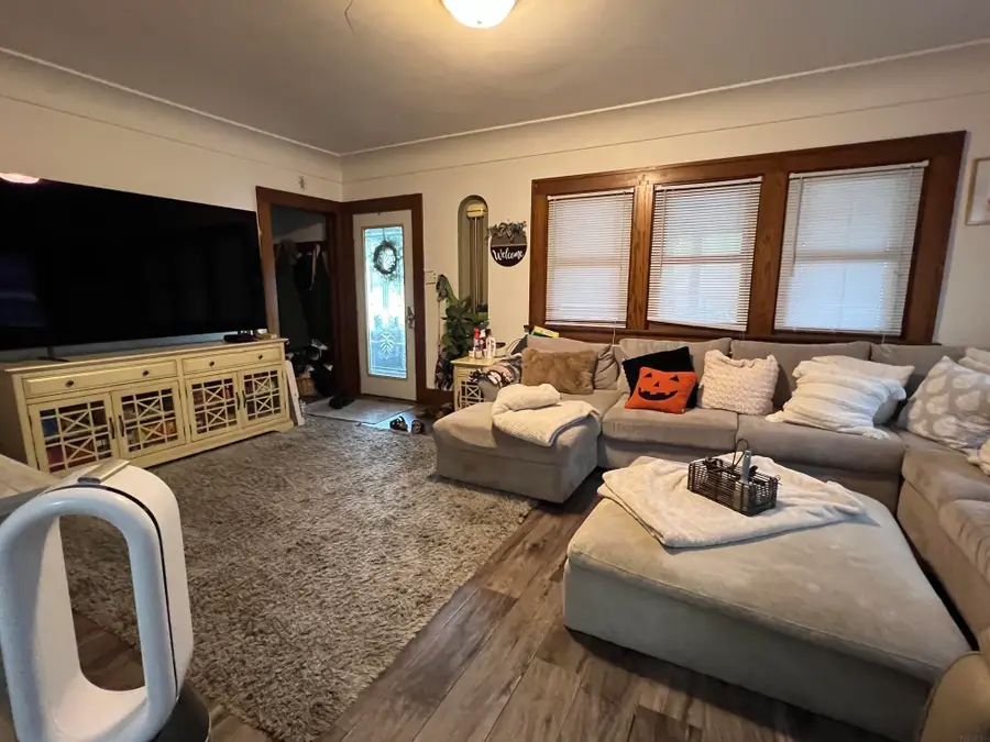 1008 W 2nd Street, Cedar Falls, IA 50613 - #3