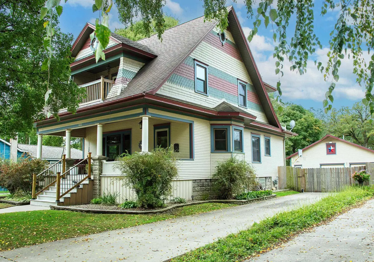 422 SE 2nd Street, Waverly, IA 50677 - #1