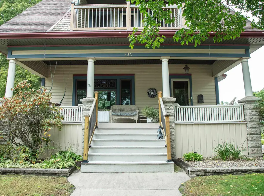 422 SE 2nd Street, Waverly, IA 50677 - #2