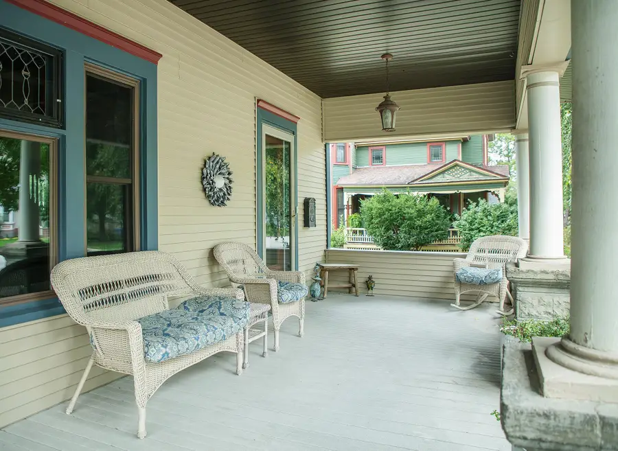 422 SE 2nd Street, Waverly, IA 50677 - #3