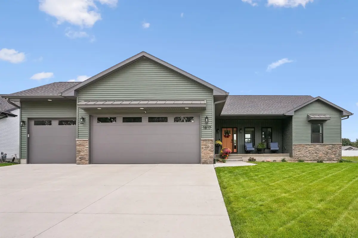 1817 Ashworth Drive, Cedar Falls, IA 50613 - #1