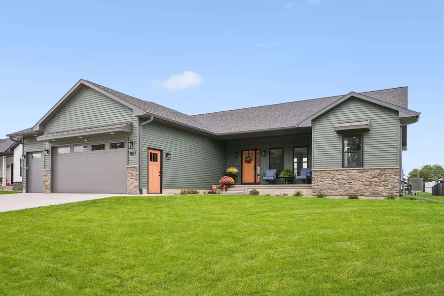 1817 Ashworth Drive, Cedar Falls, IA 50613 - #2