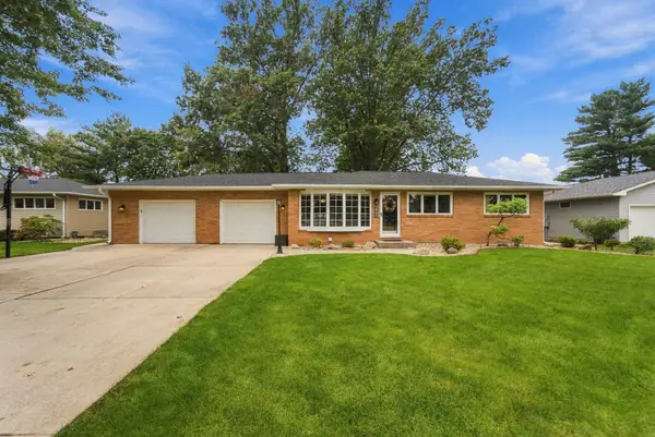 4211 Crestview Drive, Cedar Falls, IA 50613