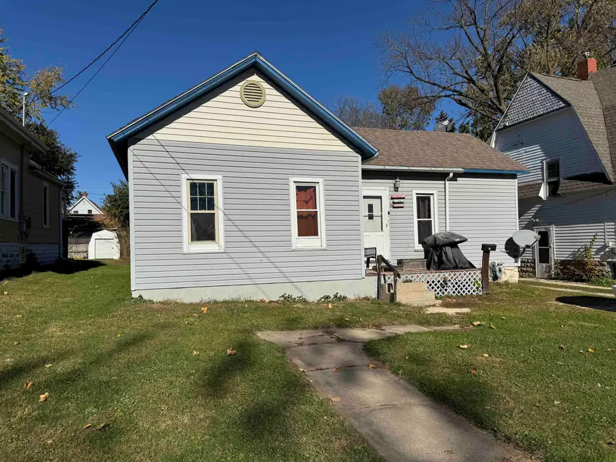 15 NW 2nd Street, Oelwein, IA 50662 - #2