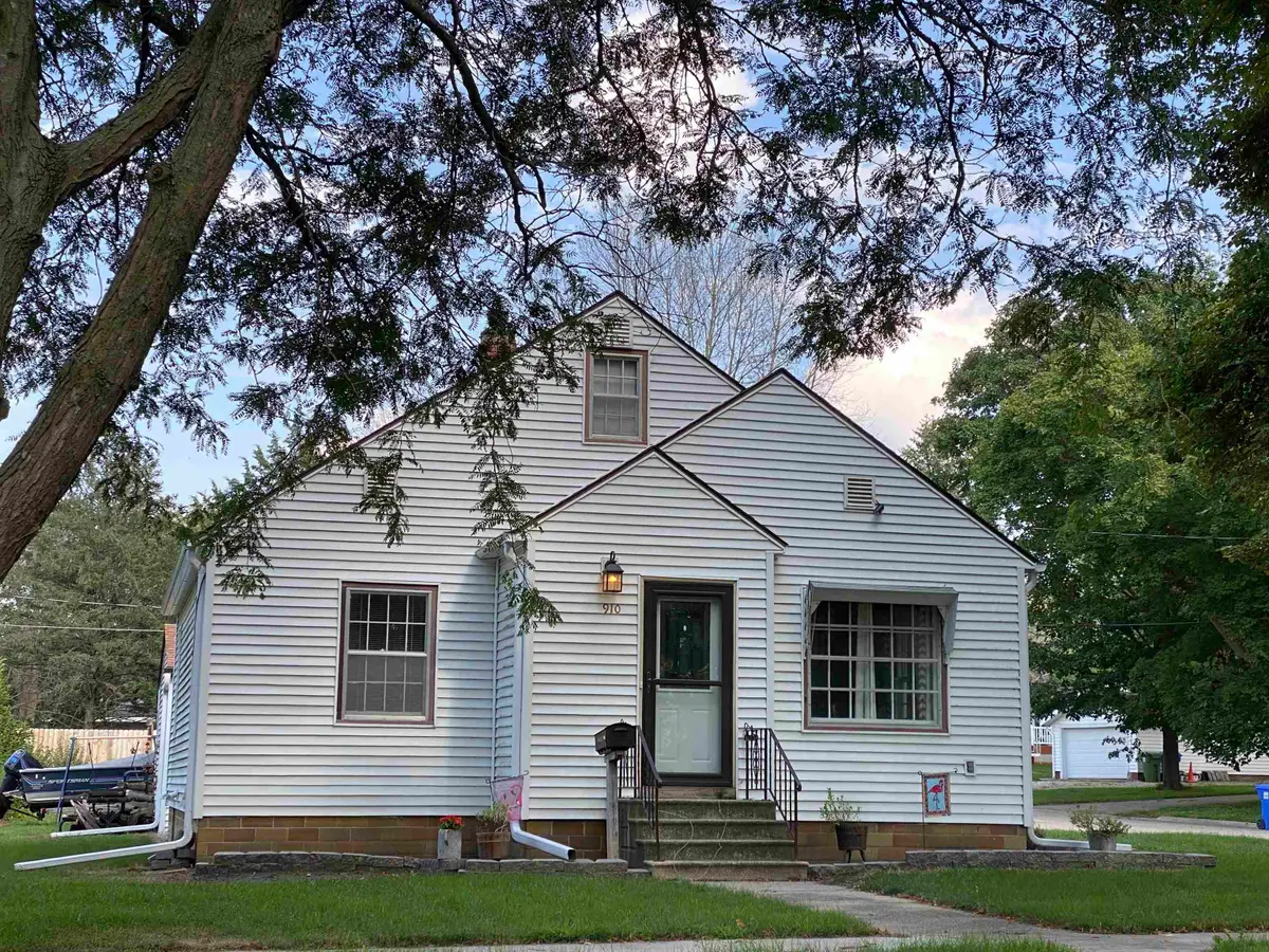 910 Cedar Street, Charles City, IA 50616 - #1