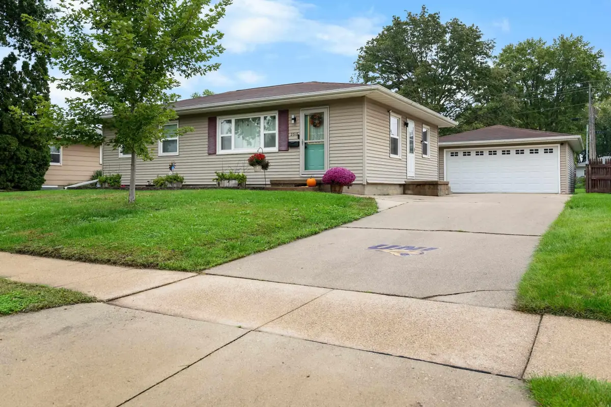 2316 Valley Park Drive, Cedar Falls, IA 50613 - #1