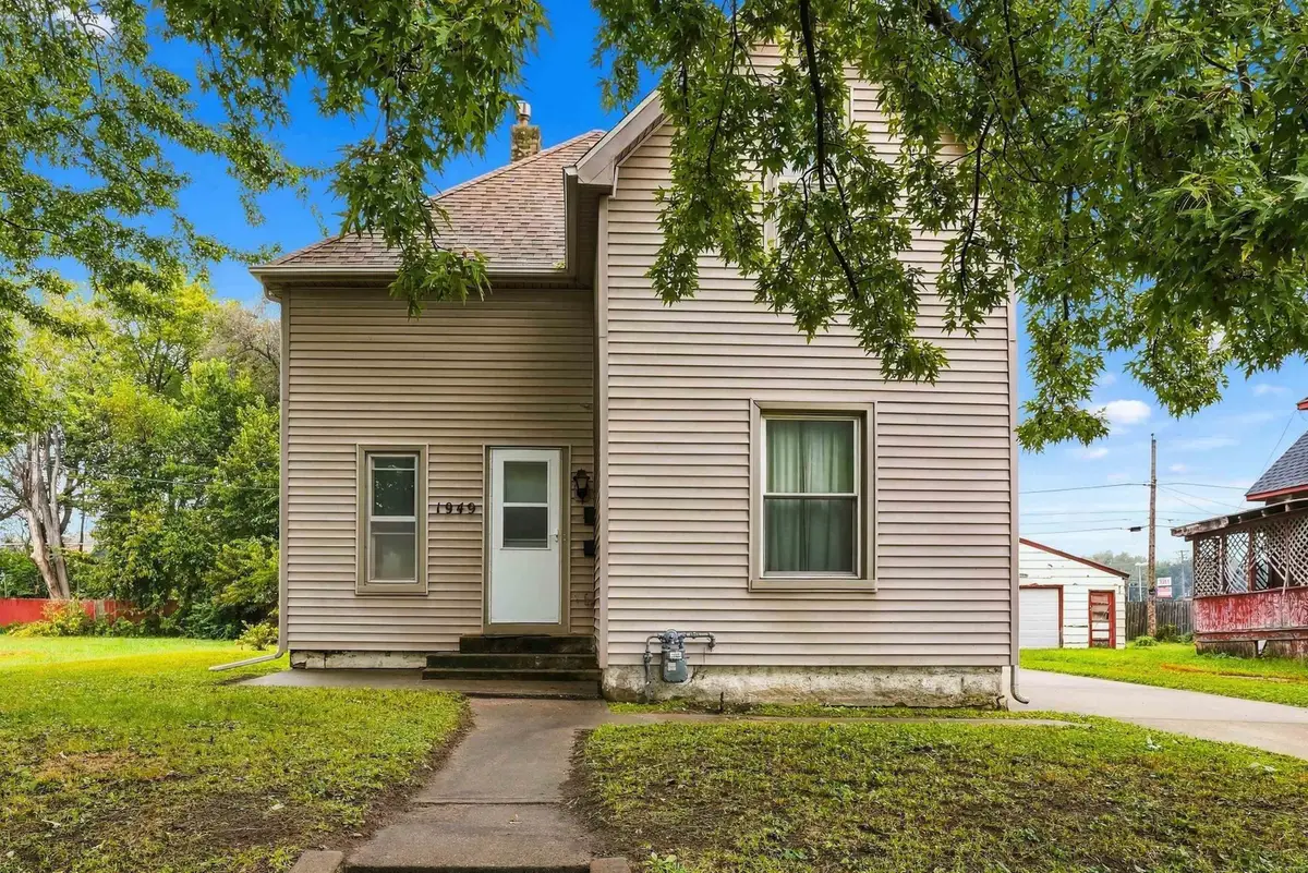 1949 Mulberry Street, Waterloo, IA 50703 - #1