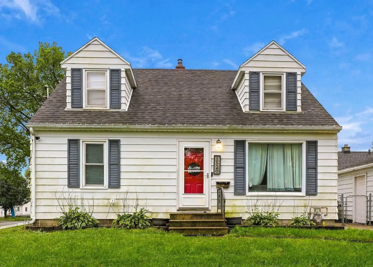 1520 E Mitchell Avenue, Waterloo, IA 50702 - #1