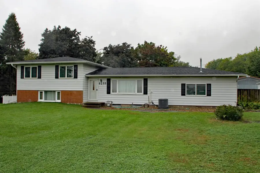 6233 Logan Avenue, Waterloo, IA 50703 - #2